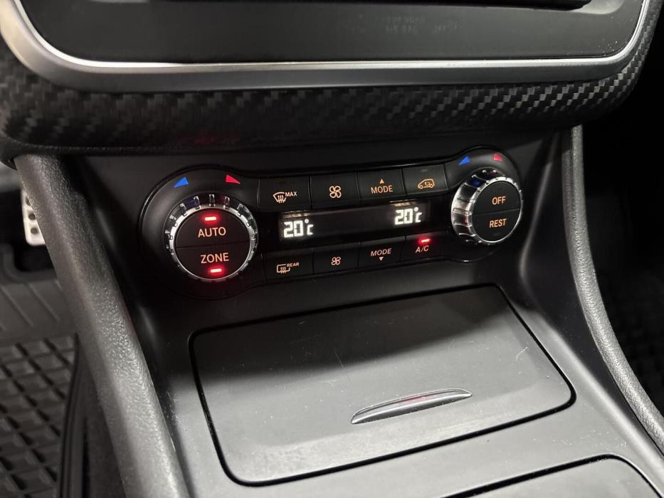 MERCEDES-BENZ A 2014