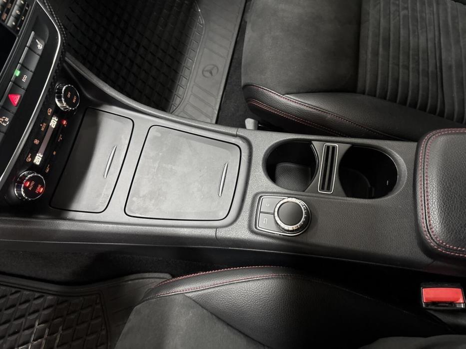 MERCEDES-BENZ A 2014