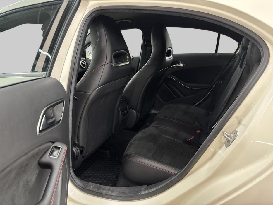 MERCEDES-BENZ A 2014