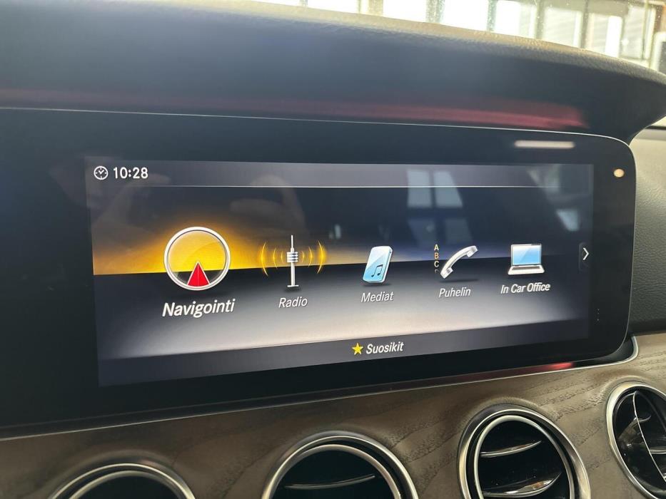 MERCEDES-BENZ E 2020