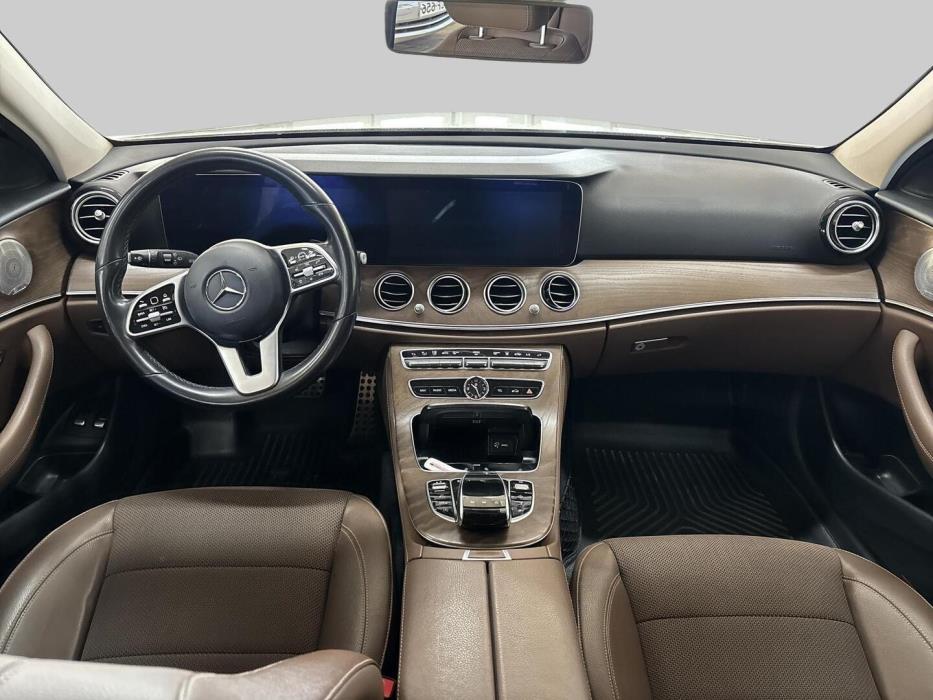 MERCEDES-BENZ E 2020