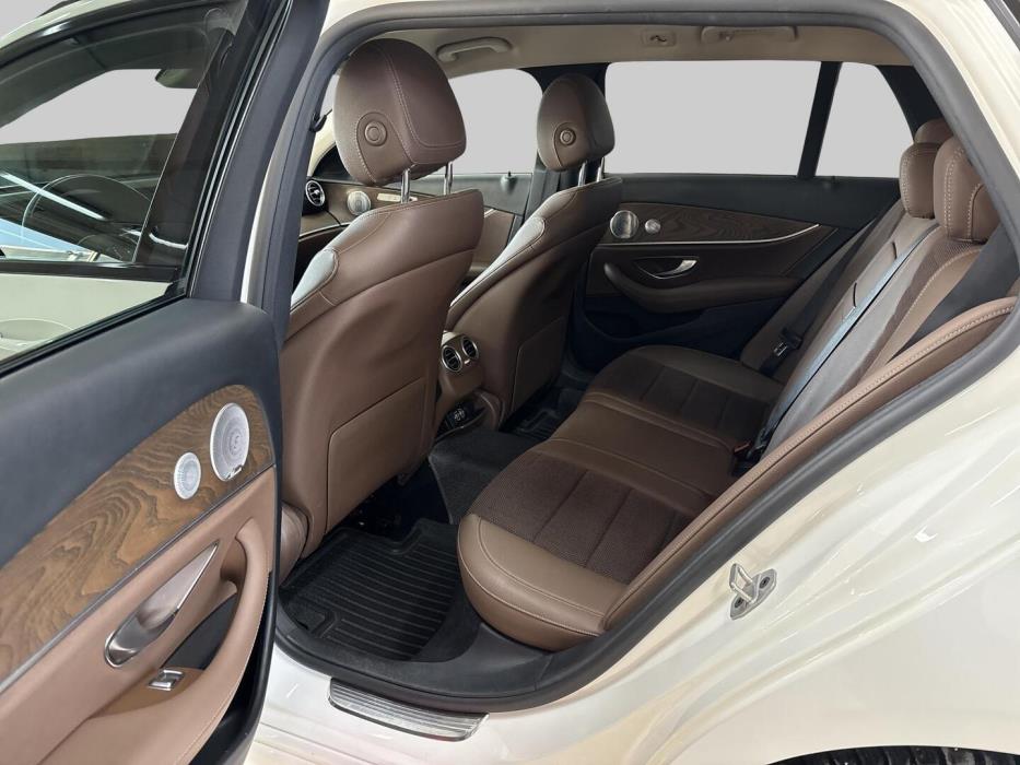 MERCEDES-BENZ E 2020