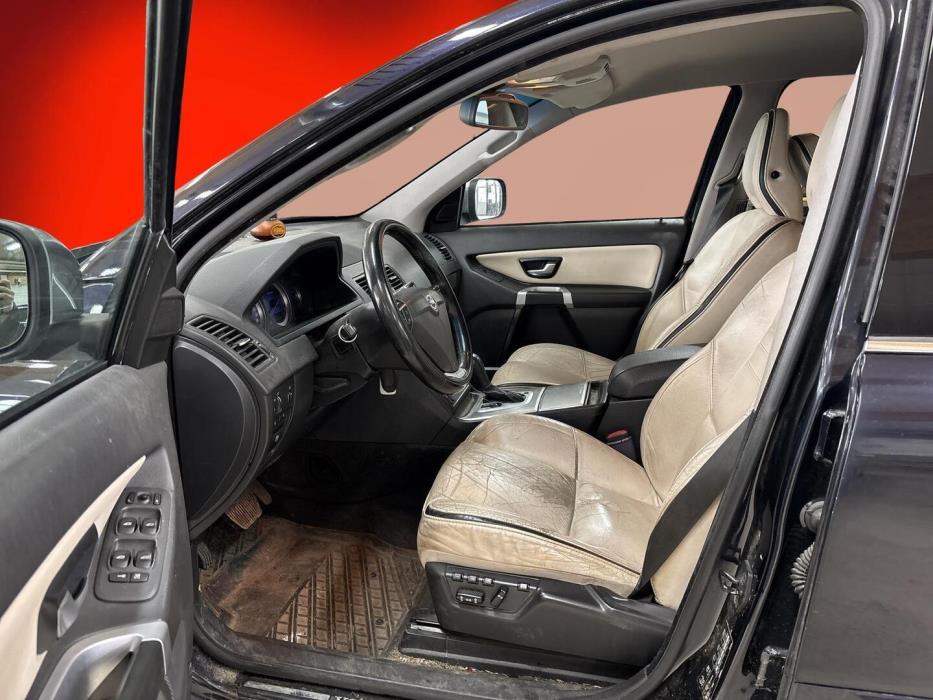 VOLVO XC90 2011