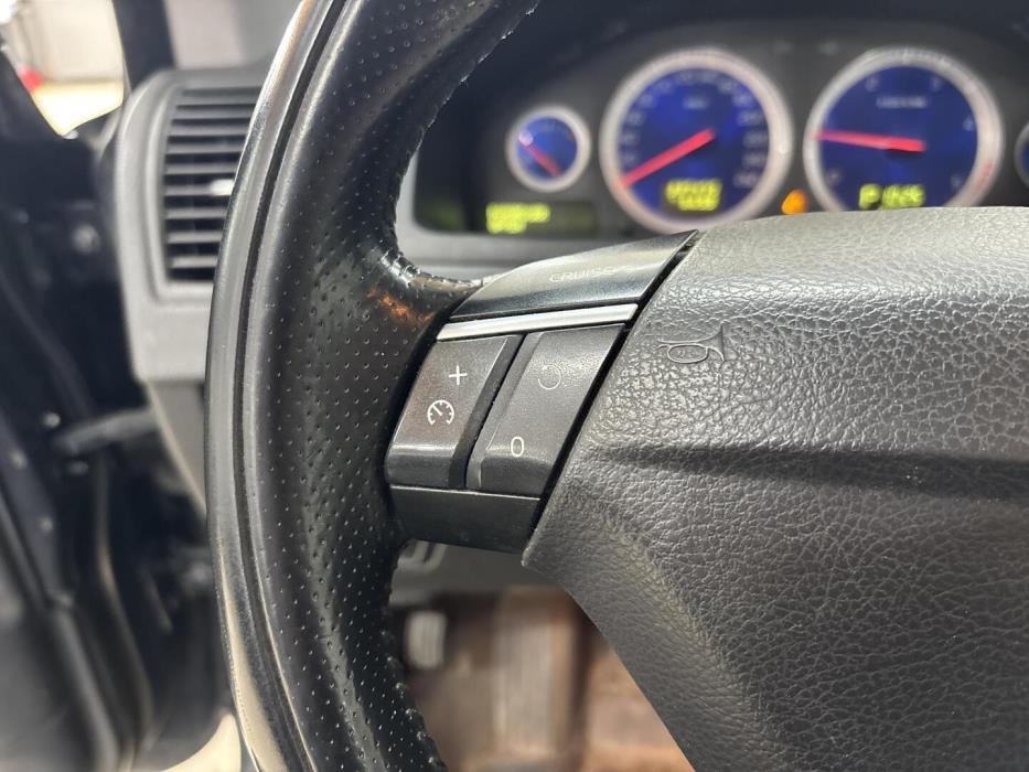 VOLVO XC90 2011