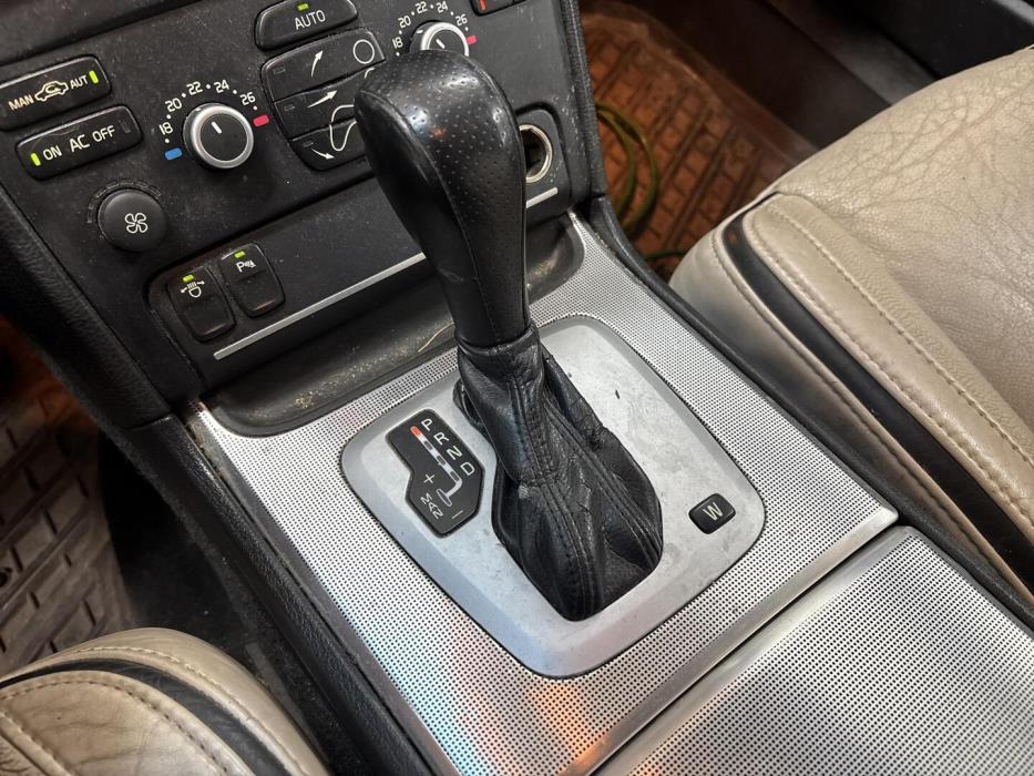 VOLVO XC90 2011