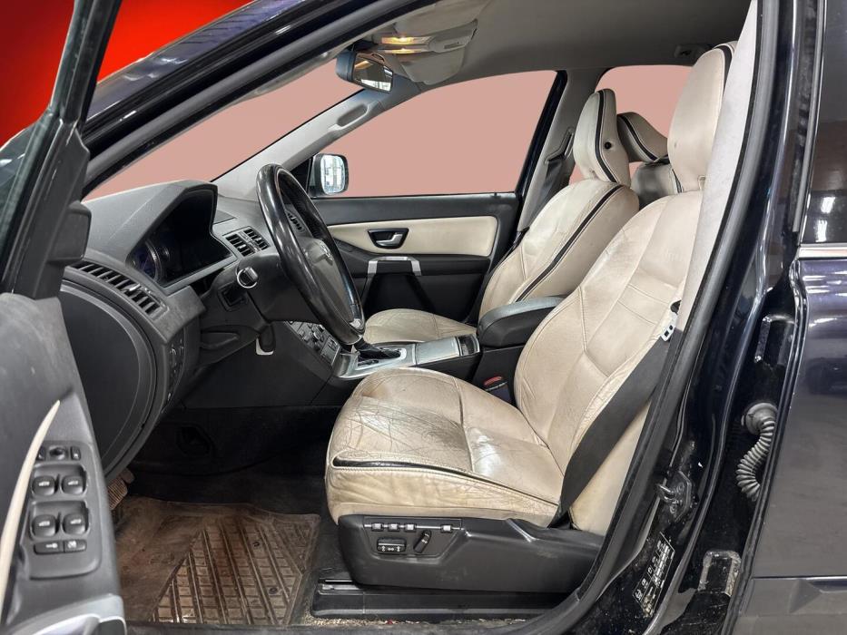 VOLVO XC90 2011