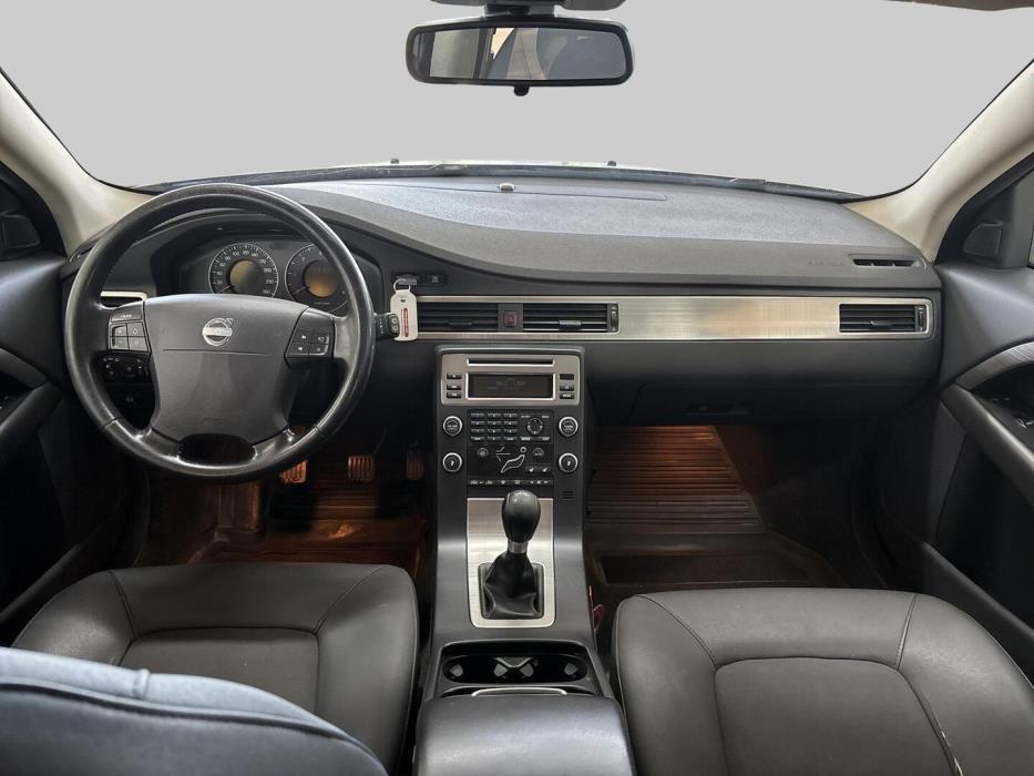 VOLVO V70 2008