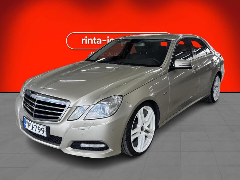MERCEDES-BENZ E 2011