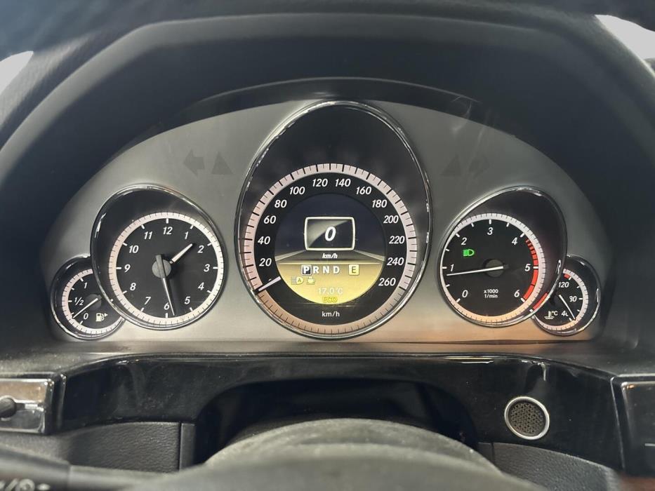 MERCEDES-BENZ E 2011