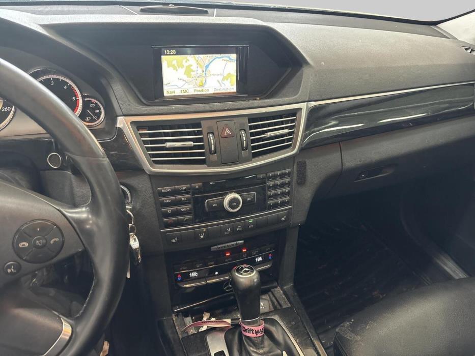 MERCEDES-BENZ E 2011