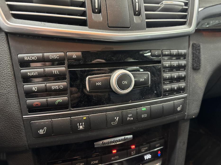 MERCEDES-BENZ E 2011