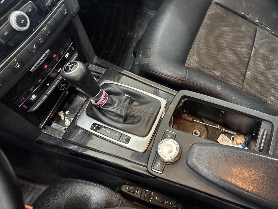 MERCEDES-BENZ E 2011