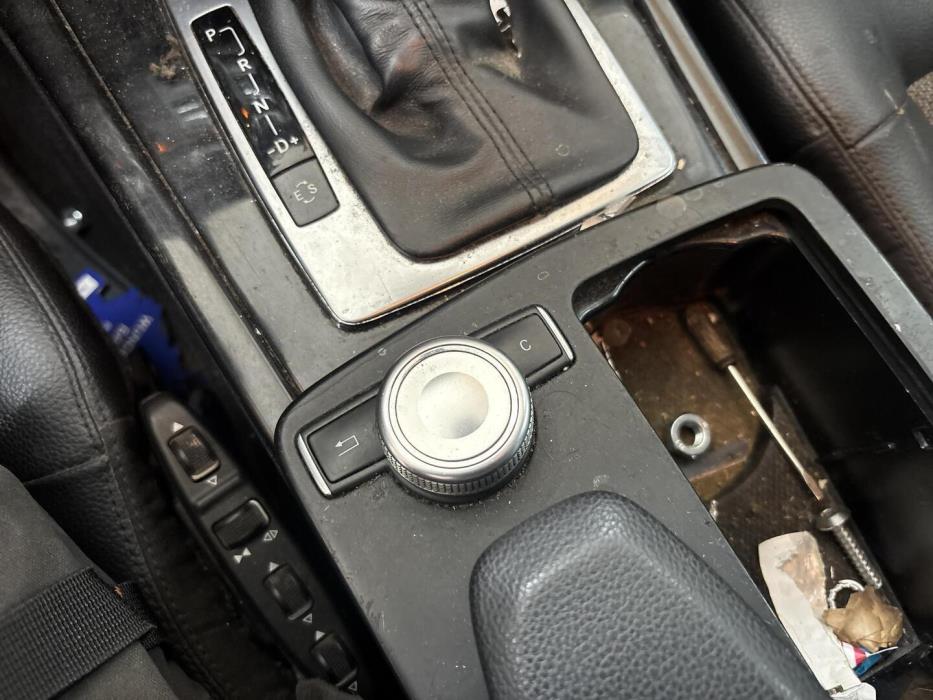 MERCEDES-BENZ E 2011