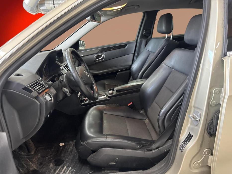 MERCEDES-BENZ E 2011