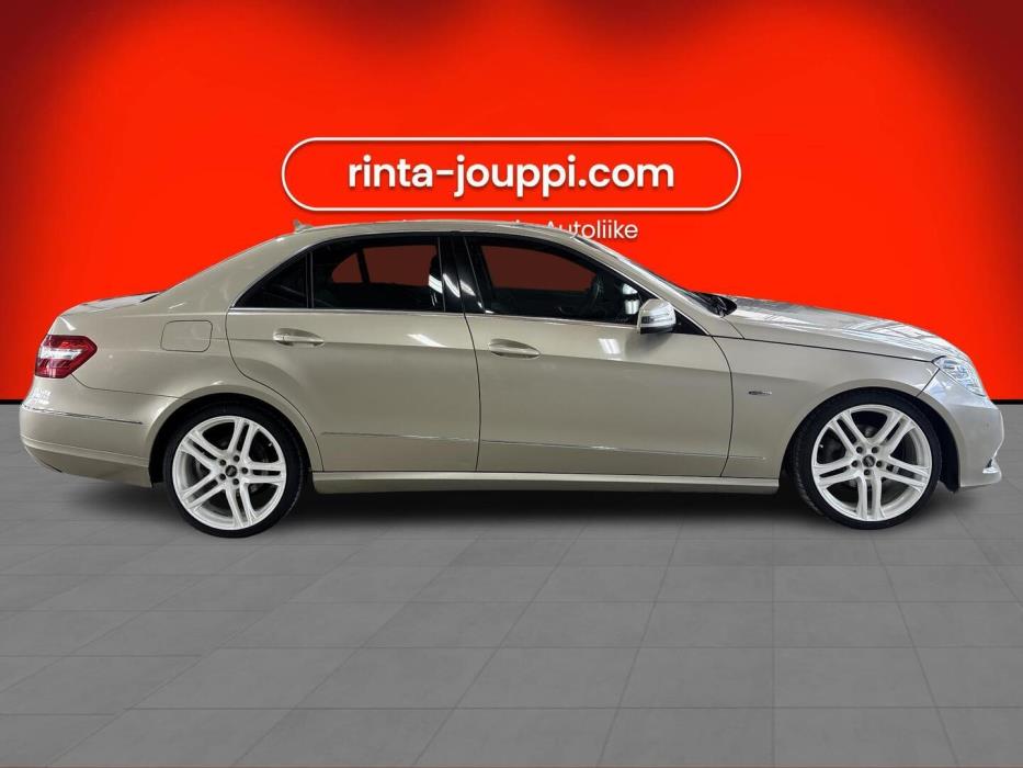 MERCEDES-BENZ E 2011