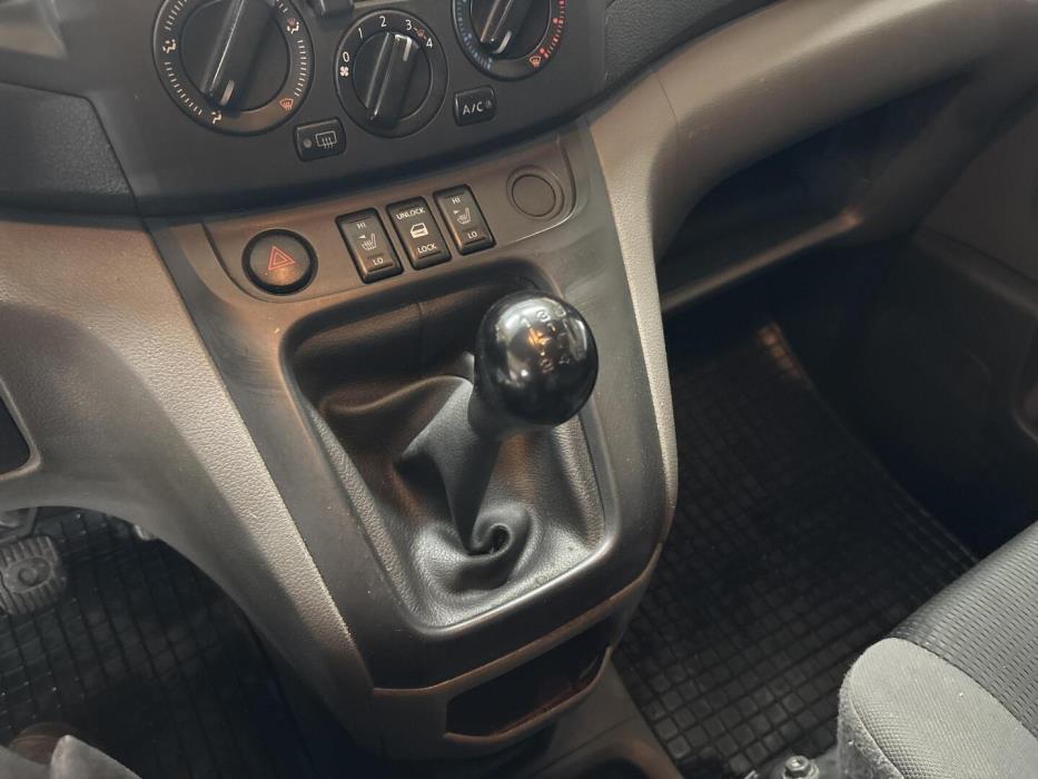 NISSAN NV200 2014