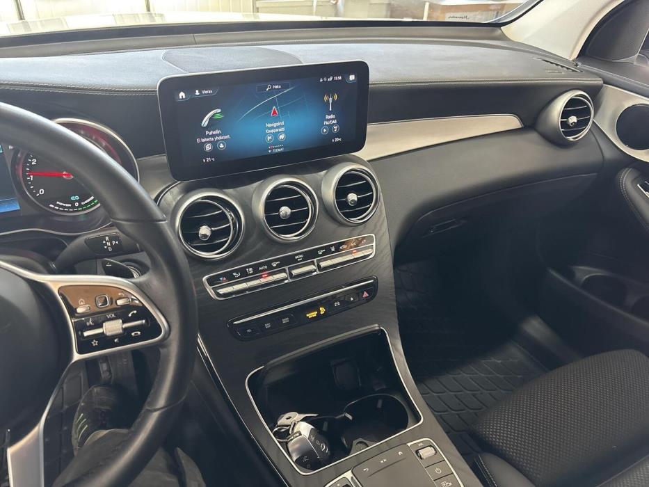MERCEDES-BENZ GLC 2022