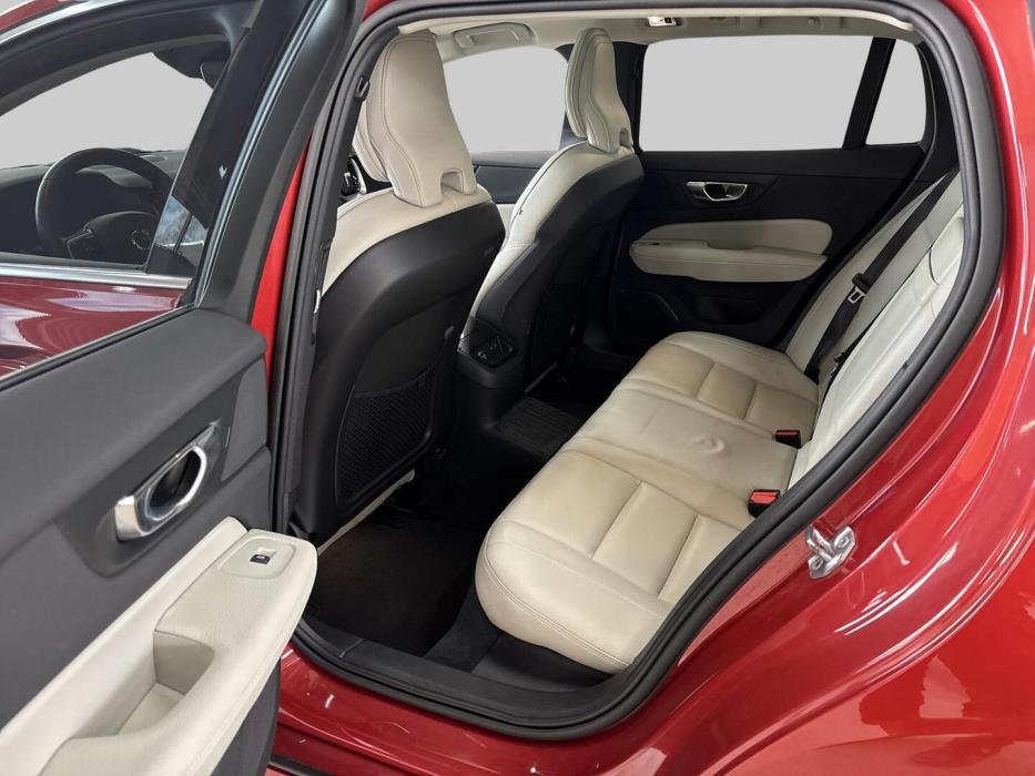 VOLVO V60 2019