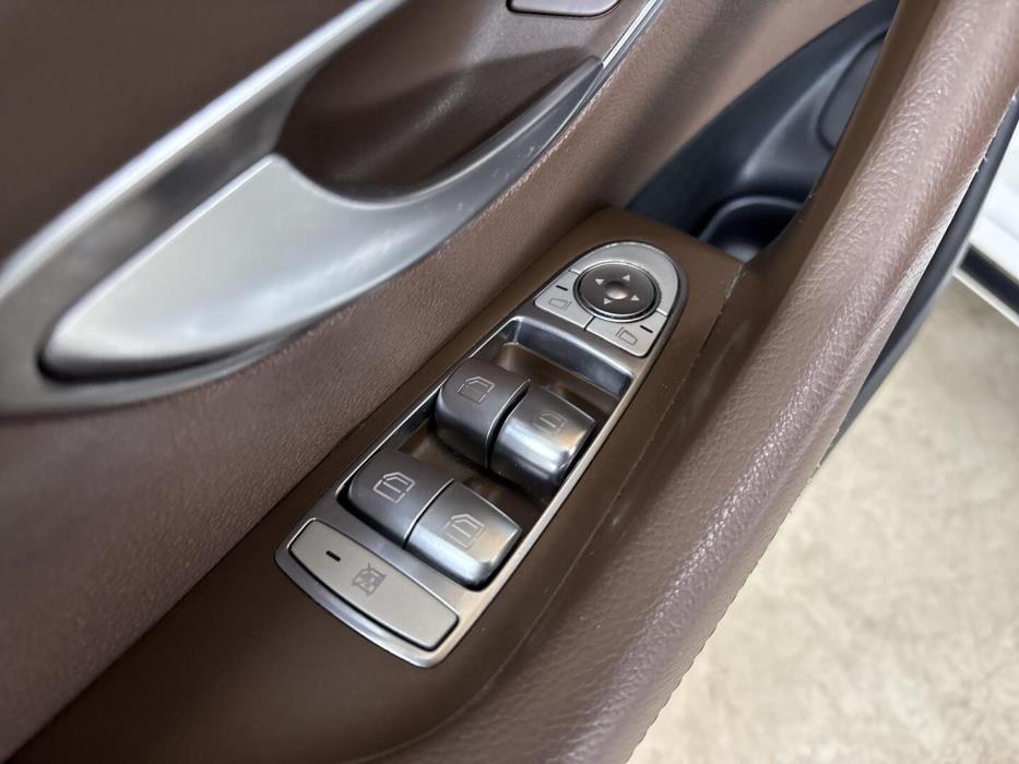 MERCEDES-BENZ E 2017