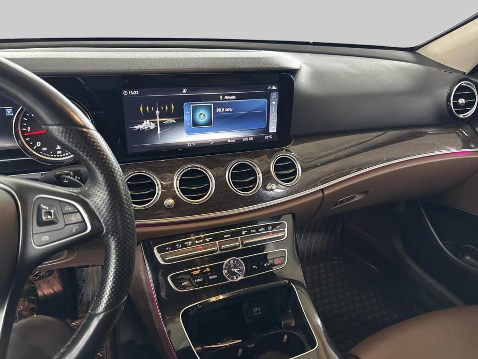 MERCEDES-BENZ E 2017