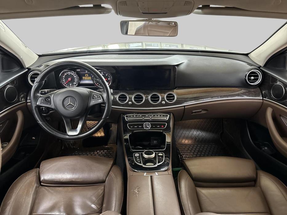 MERCEDES-BENZ E 2017