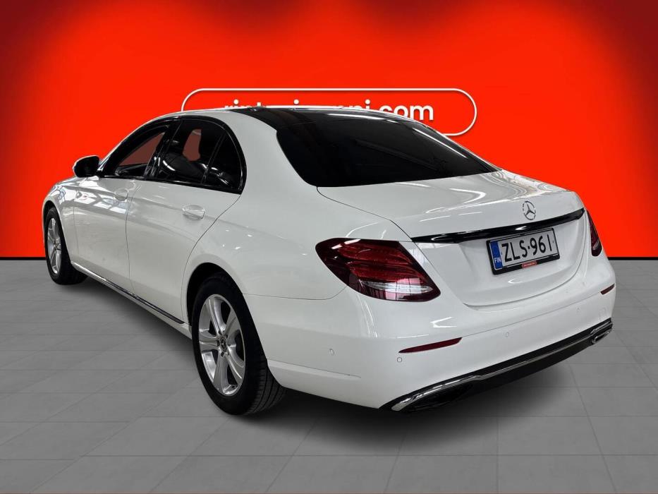 MERCEDES-BENZ E 2017