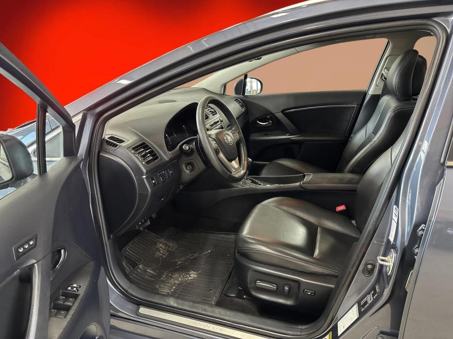 TOYOTA Avensis 2010