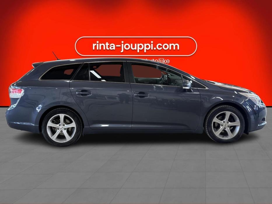 TOYOTA Avensis 2010