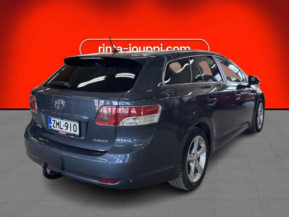 TOYOTA Avensis 2010