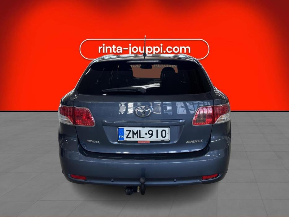TOYOTA Avensis 2010