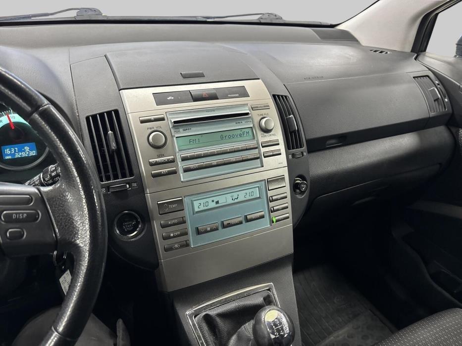 TOYOTA COROLLA VERSO 2007