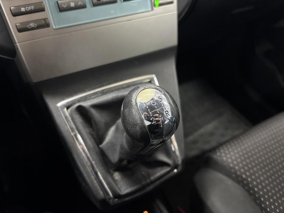 TOYOTA COROLLA VERSO 2007