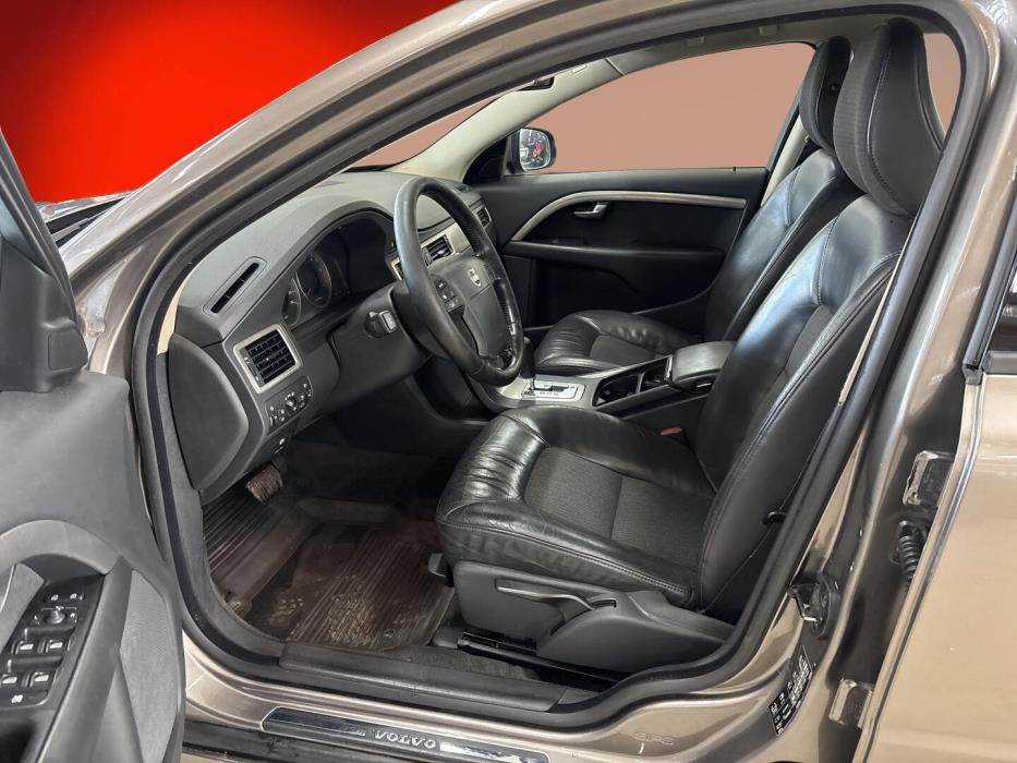 VOLVO V70 2008