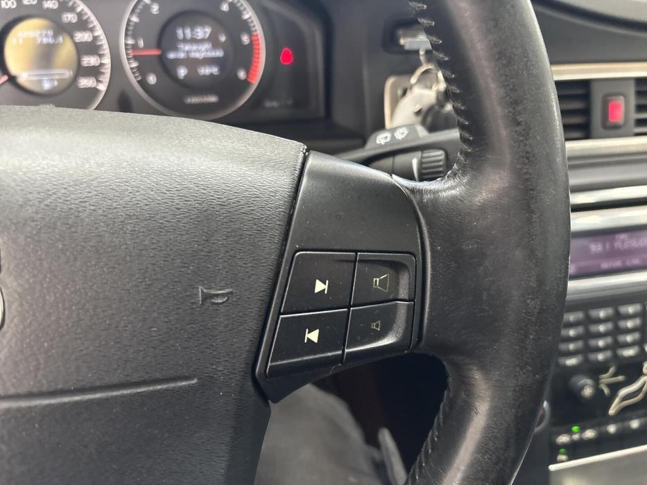 VOLVO V70 2008