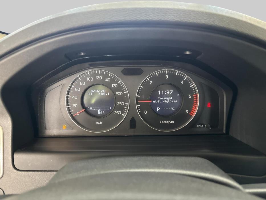 VOLVO V70 2008
