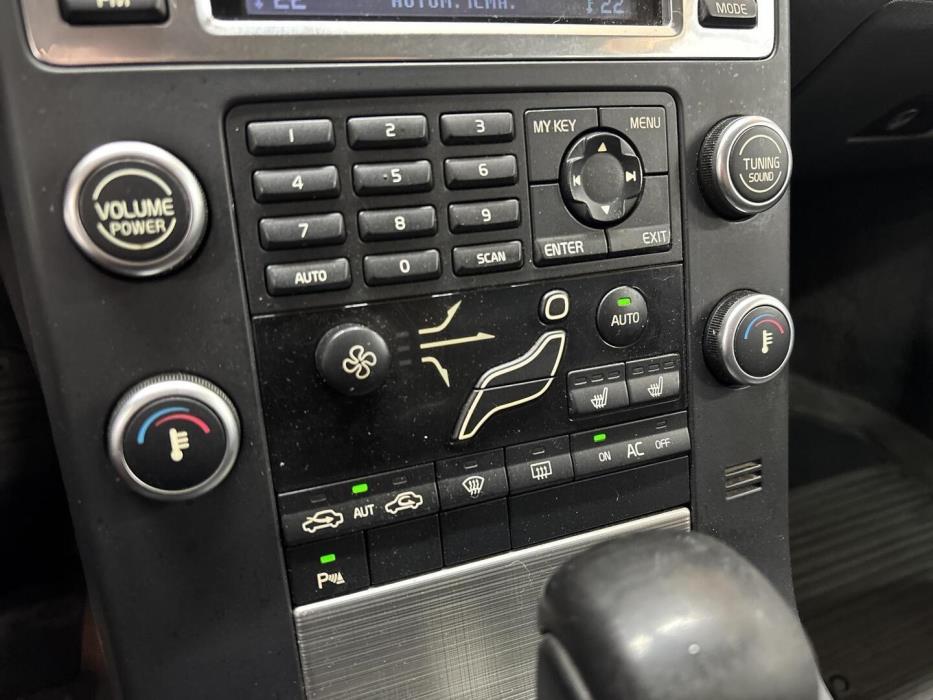 VOLVO V70 2008