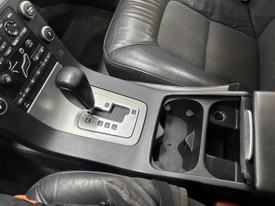VOLVO V70 2008