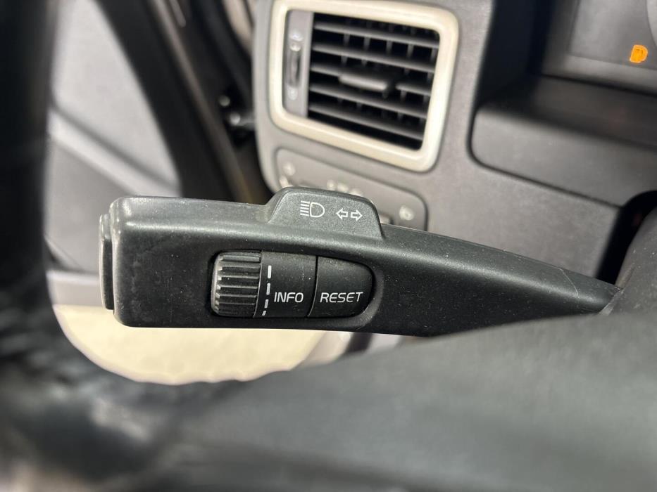 VOLVO V70 2008