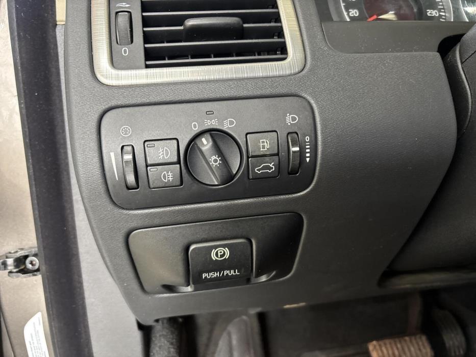 VOLVO V70 2008
