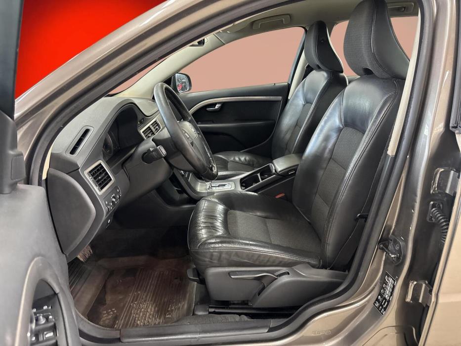 VOLVO V70 2008