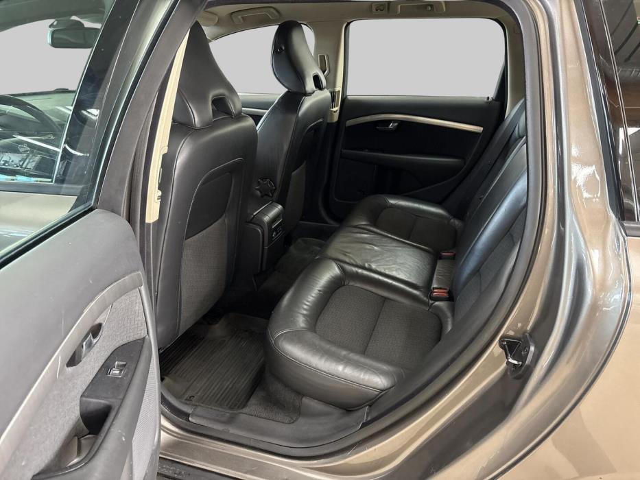 VOLVO V70 2008