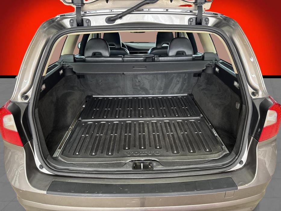 VOLVO V70 2008