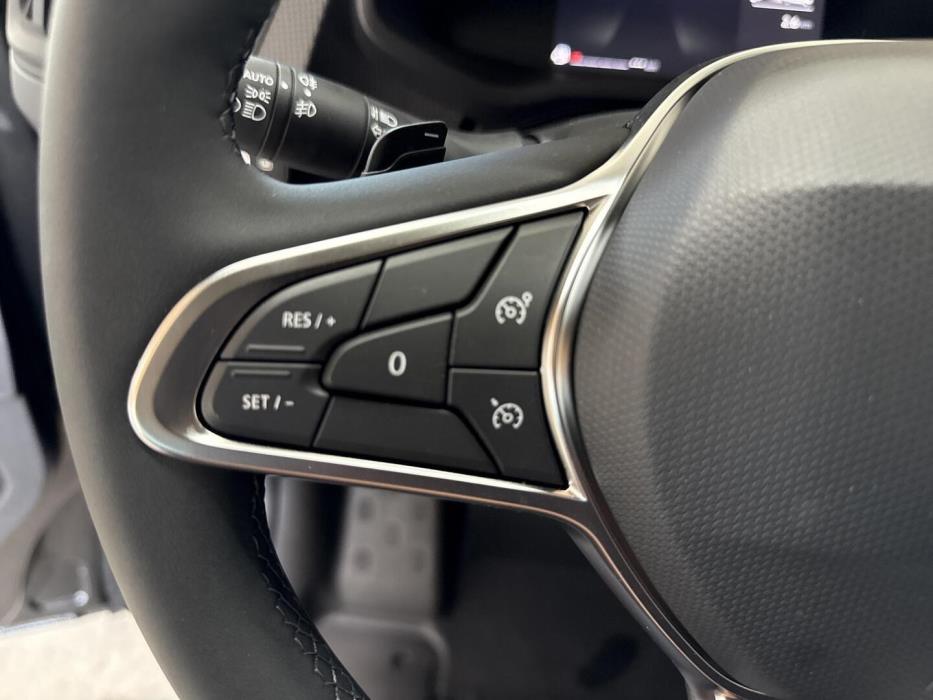RENAULT Trafic Combi 2025