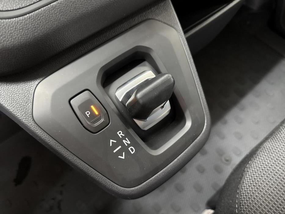 RENAULT Trafic Combi 2025