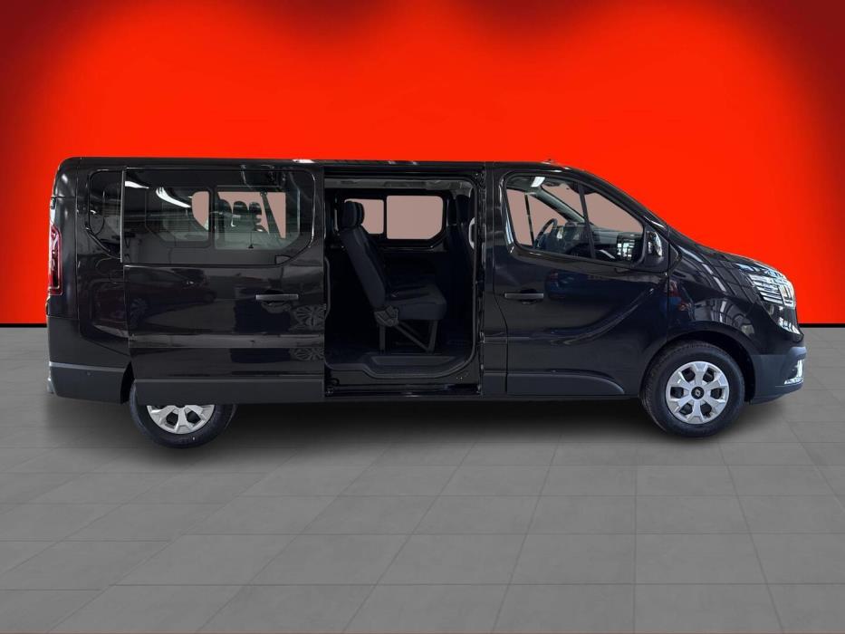 RENAULT Trafic Combi 2025