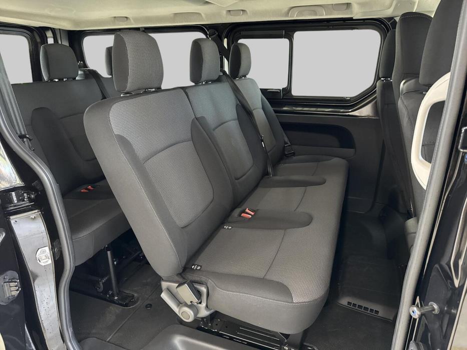 RENAULT Trafic Combi 2025