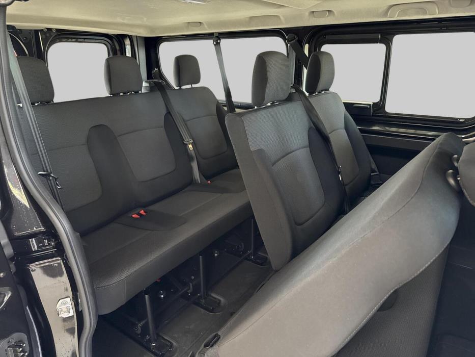 RENAULT Trafic Combi 2025