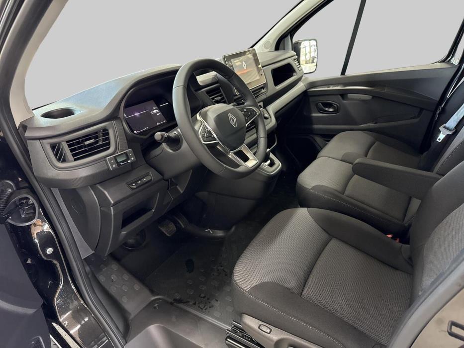 RENAULT Trafic Combi 2025