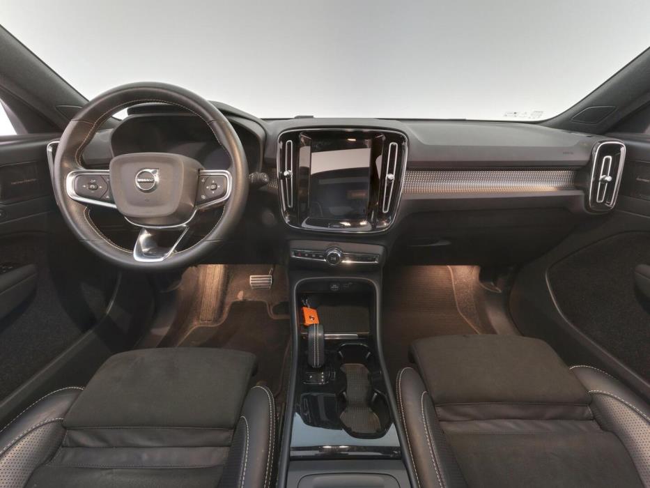 VOLVO XC40 2021