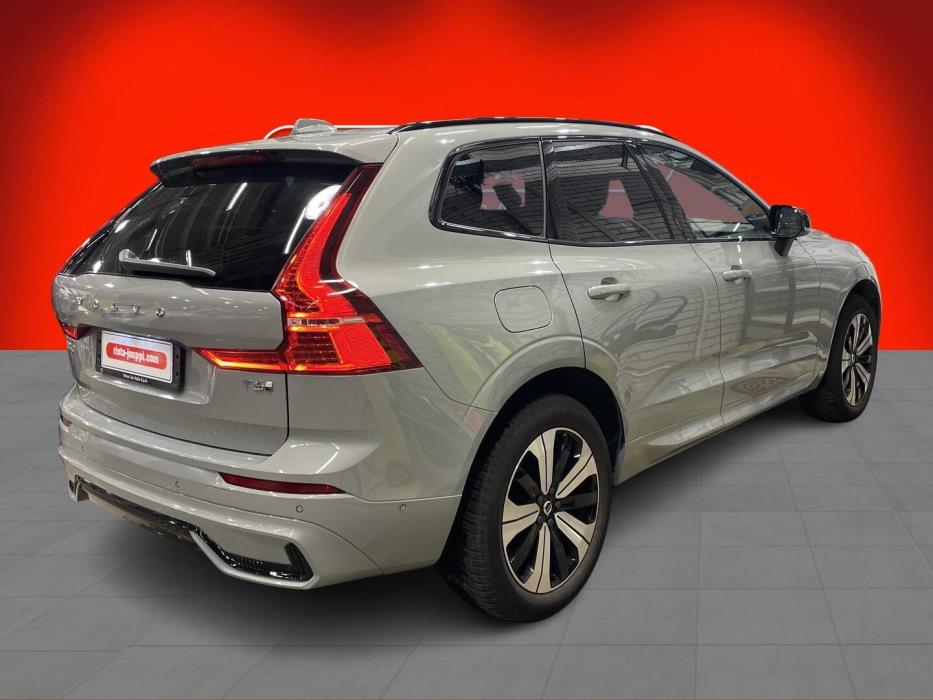 VOLVO XC60 2025